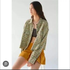 2/30 Urban Outfitters BDG Cropped Flannel Raw Hem